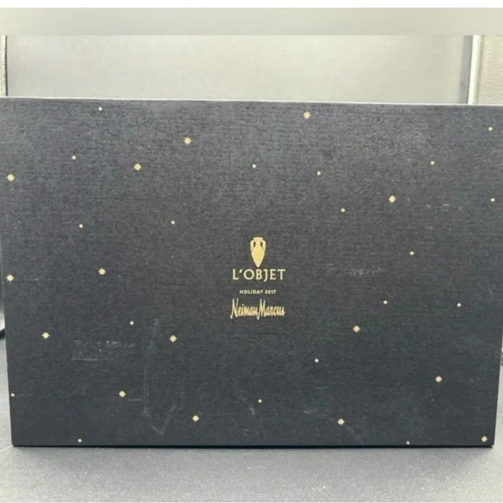 L'Objet White and Gold Star-Patterned Vase - Picture 2 of 5